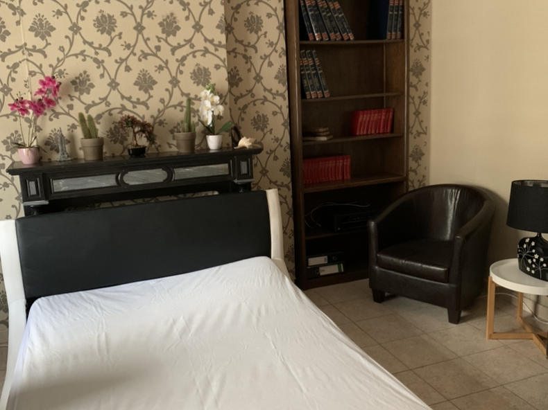 Homestay Charleroi 97968-3