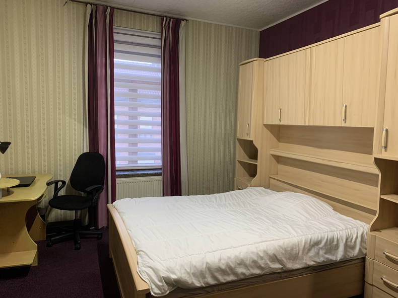 Homestay Charleroi 97968-5