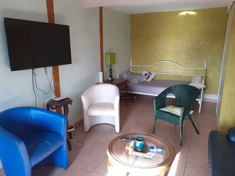 Homestay Sourcieux-les-Mines 240732-3