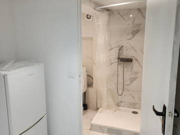 Chambre chez l'habitant à louer à Le Perray-En-Yvelines - photo 3 : salle de bain-3