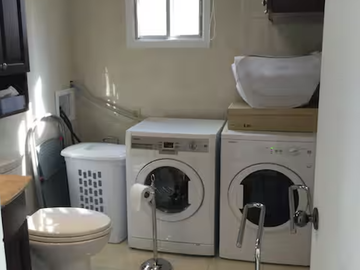 Chambre chez l'habitant à louer à Montréal - salle de bain-4