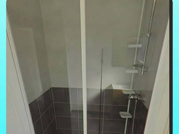 Chambre chez l'habitant à louer à Thonon-Les-Bains - photo 3 : salle de bain-3