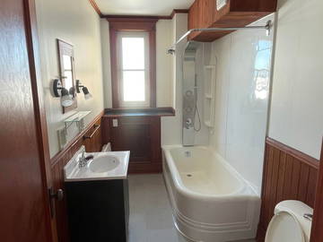 Coliving à louer à Berthier-Sur-Mer - photo 2 : salle de bain-2