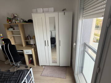 Shared housing for rent in Saint-Genis-Pouilly - photo 3: Bedroom-3