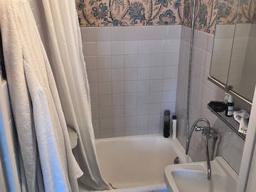 Chambre chez l'habitant à louer à Marseille - photo 6 : salle de bain-6