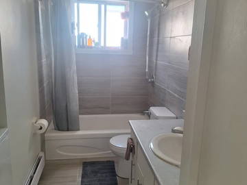 Chambre chez l'habitant à louer à Laval - photo 6 : salle de bain-6