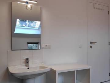 Shared housing for rent in Charleroi - photo 8: Bathroom-8