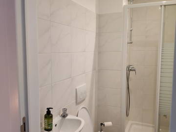 Gedeelde woning te huur in Charleroi - foto 3: badkamer-3