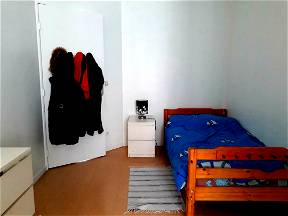 Room For Rent In Paris 18th