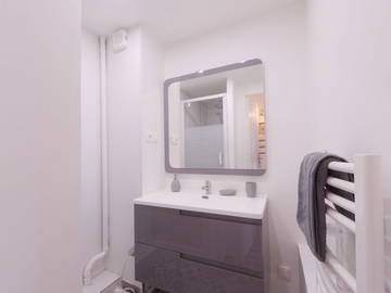 Colocation à louer à Annemasse - photo 4 : salle de bain-4