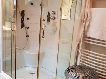 Chambre chez l'habitant à louer à Le Monastier-Pin-Moriès - photo 1-1