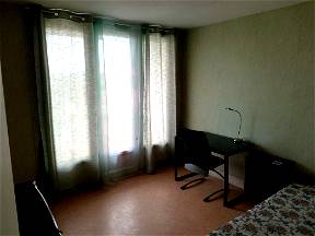 Room For Rent With Balcony In Toulouse