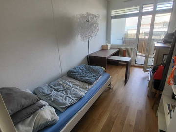 Roomlala | Chambre à Louer Avec Balcons, Partage Cuisine Et Salon