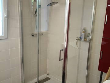 Chambre chez l'habitant à louer à Niort - photo 2 : salle de bain-2
