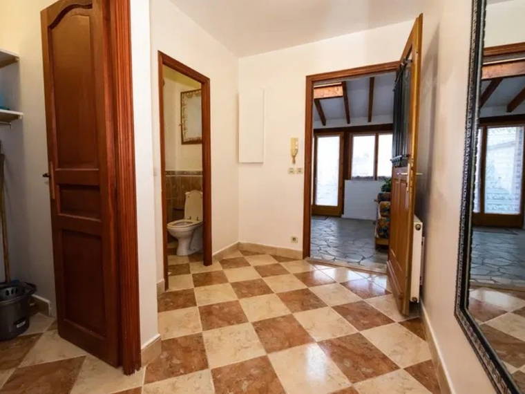 Kolokation Bondy 653285