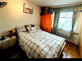 Room for rent with lake view for vacationers, students