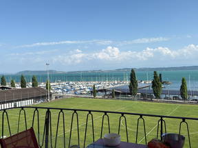 Chambre à louer bord de lac avec balcon