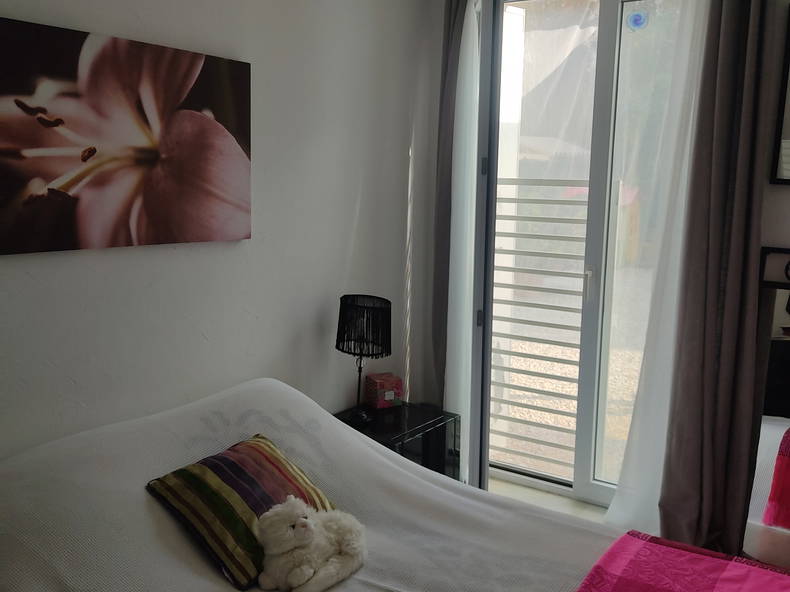 Gastgezin Antibes 30320-3