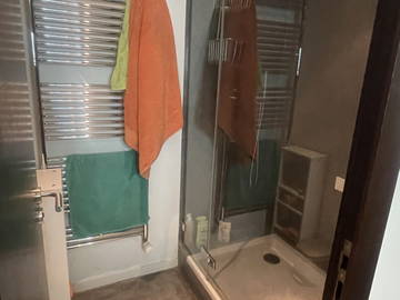 Chambre chez l'habitant à louer à Rueil-Malmaison - photo 2 : salle de bain-2