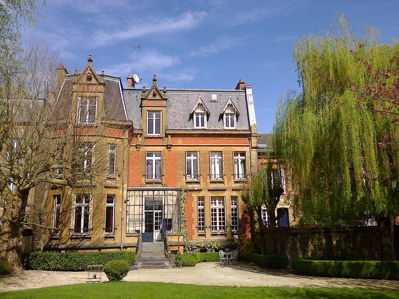 Quedarse En Casa Sedan 84105-1