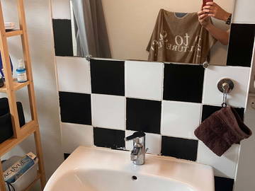 Chambre chez l'habitant à louer à Pessac - photo 12 : salle de bain-12