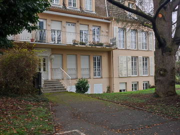Chambre à louer chez l'habitant . Appart 95m2 1er E.