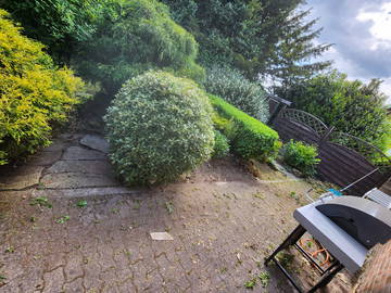 Habitación en casa del anfitrión en renta en Bastogne - foto 5 : jardín-5
