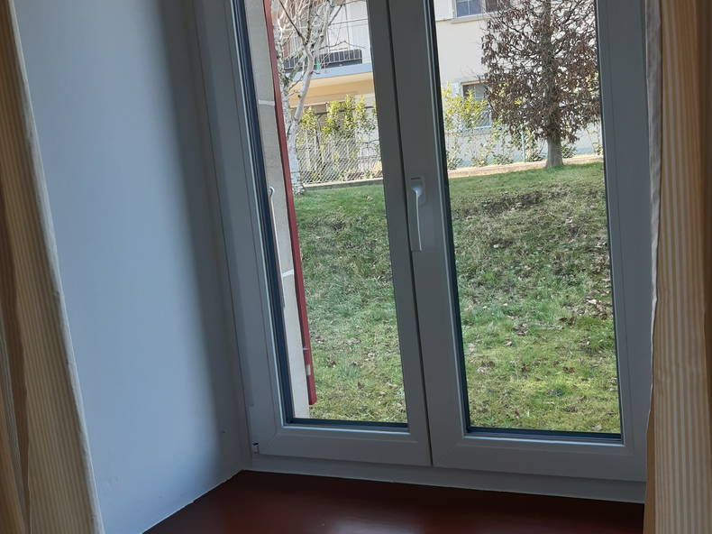 Kolokasie Bioley-Orjulaz 240972-4