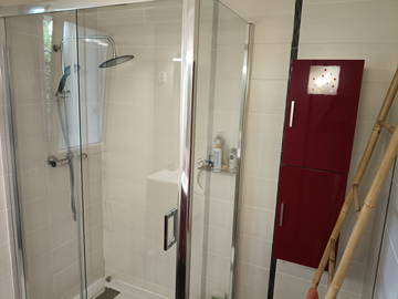 Chambre chez l'habitant à louer à Niort - photo 4 : salle de bain-4