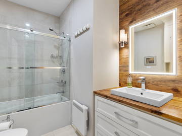 Wohngemeinschaft zur Miete in Montréal - Foto 10 : Badezimmer-10