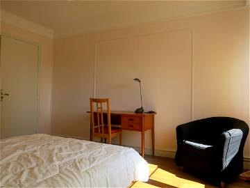 Roomlala | Chambre à Louer Dans Appartement En Colocation
