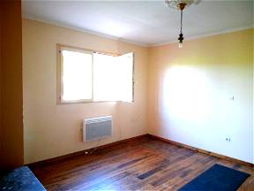 Room for rent in shared accommodation