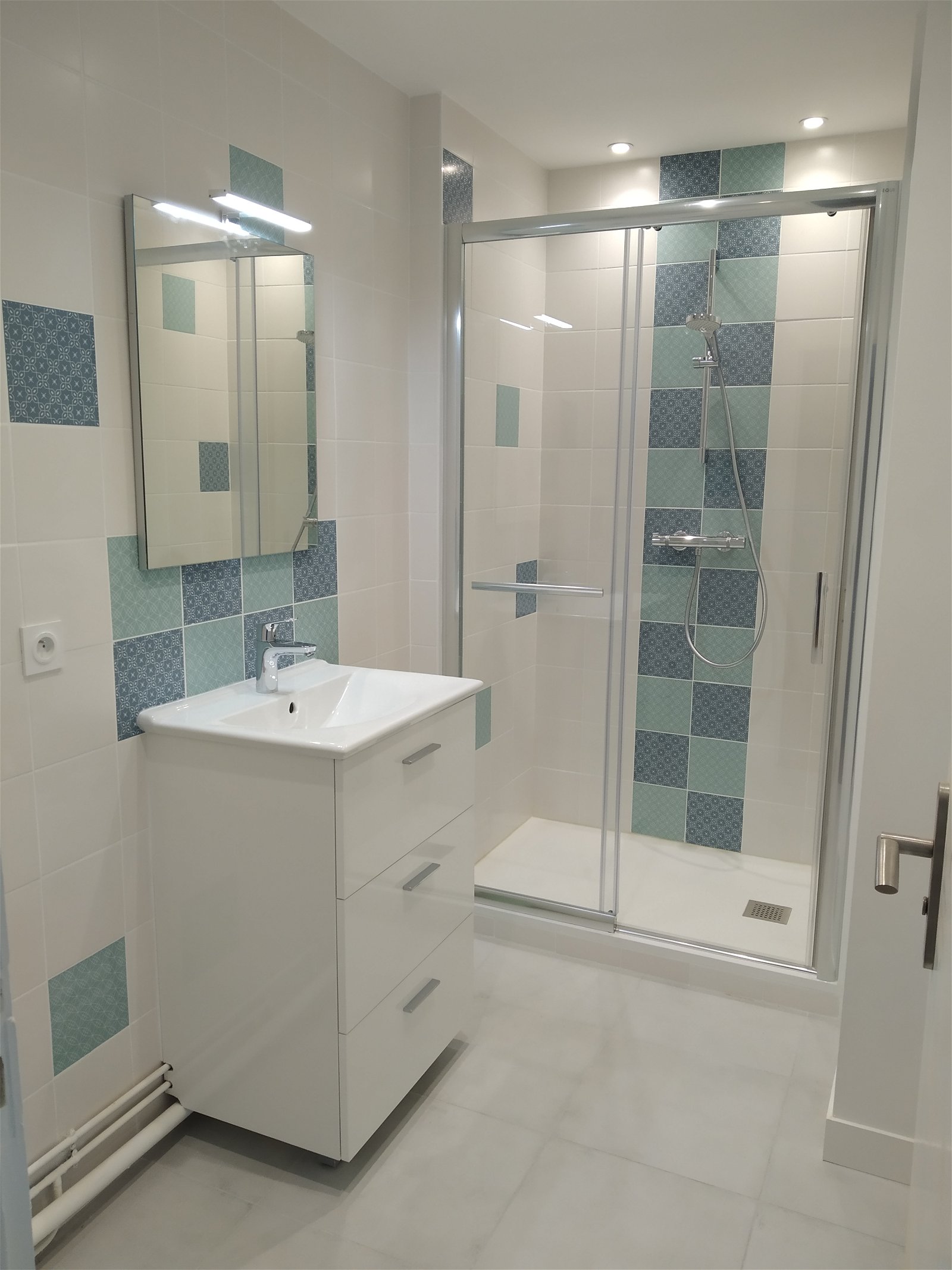 Colocation Tours 266688