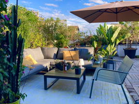 Room for rent in a large apartment with rooftop & spa