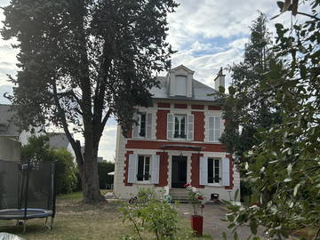 Chambre à louer dans maison avec très grand jardin