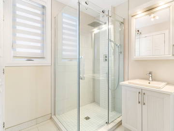 Chambre chez l'habitant à louer à Montréal - photo 2 : salle de bain-2