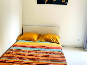 Room For Rent In A Homestay Apartment