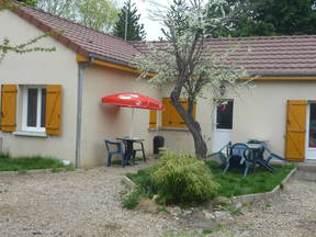 Rum att hyra i nytt hus med mark 