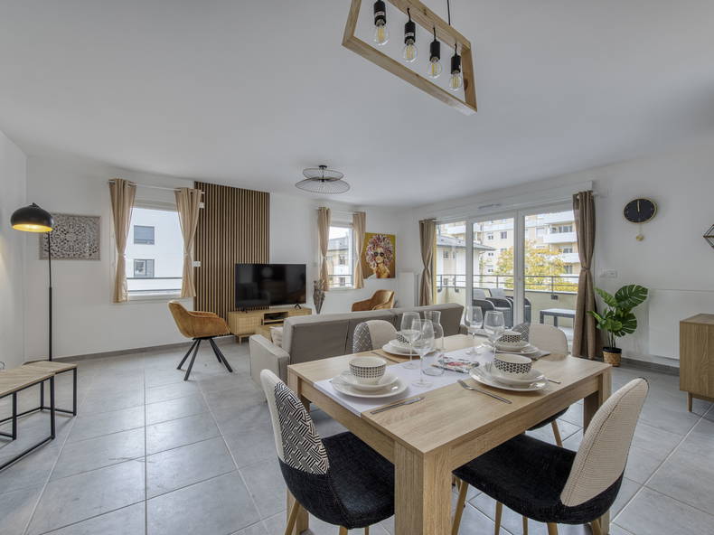 Kolokacja Saint-Julien-en-Genevois 441100-2