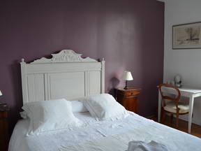 Chambre à louer dans une maison ancienne avec jardin