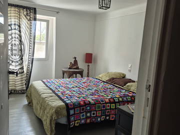 Chambre chez l'habitant à louer à Eyguières - photo 1-1