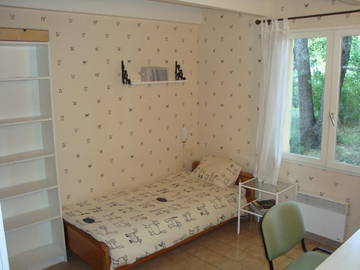 Room For Rent Éguilles 49168