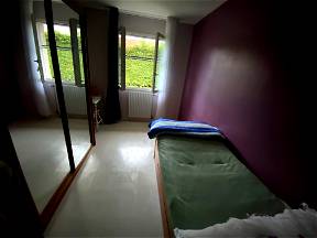 Room for rent in single-storey villa