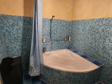 Chambre chez l'habitant à louer à Etoy - photo 7 : salle de bain-7