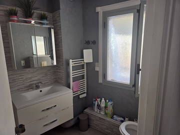 Chambre chez l'habitant à louer à Cagnes-Sur-Mer - photo 1 : salle de bain-1