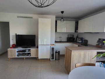 Chambre chez l'habitant à louer à Marseille - photo 12 : salle à manger-12