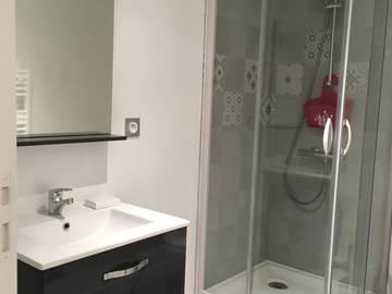 Colocation à louer à Vauhallan - photo 3 : salle de bain-3