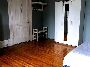 Room For Rent For Student