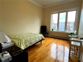 Room for rent for students: single or double occupancy