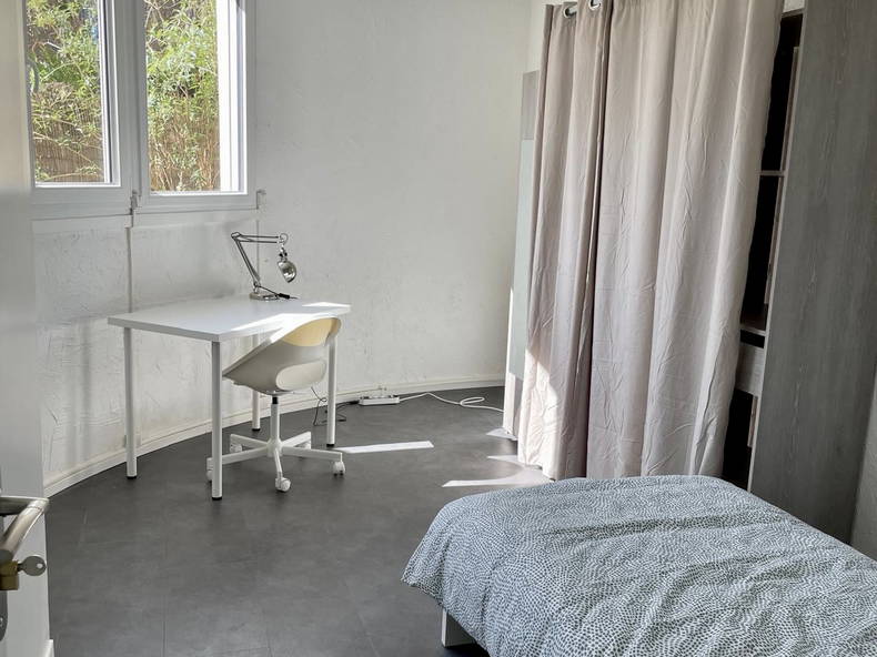 Kolokation Évry-Courcouronnes 495996-3